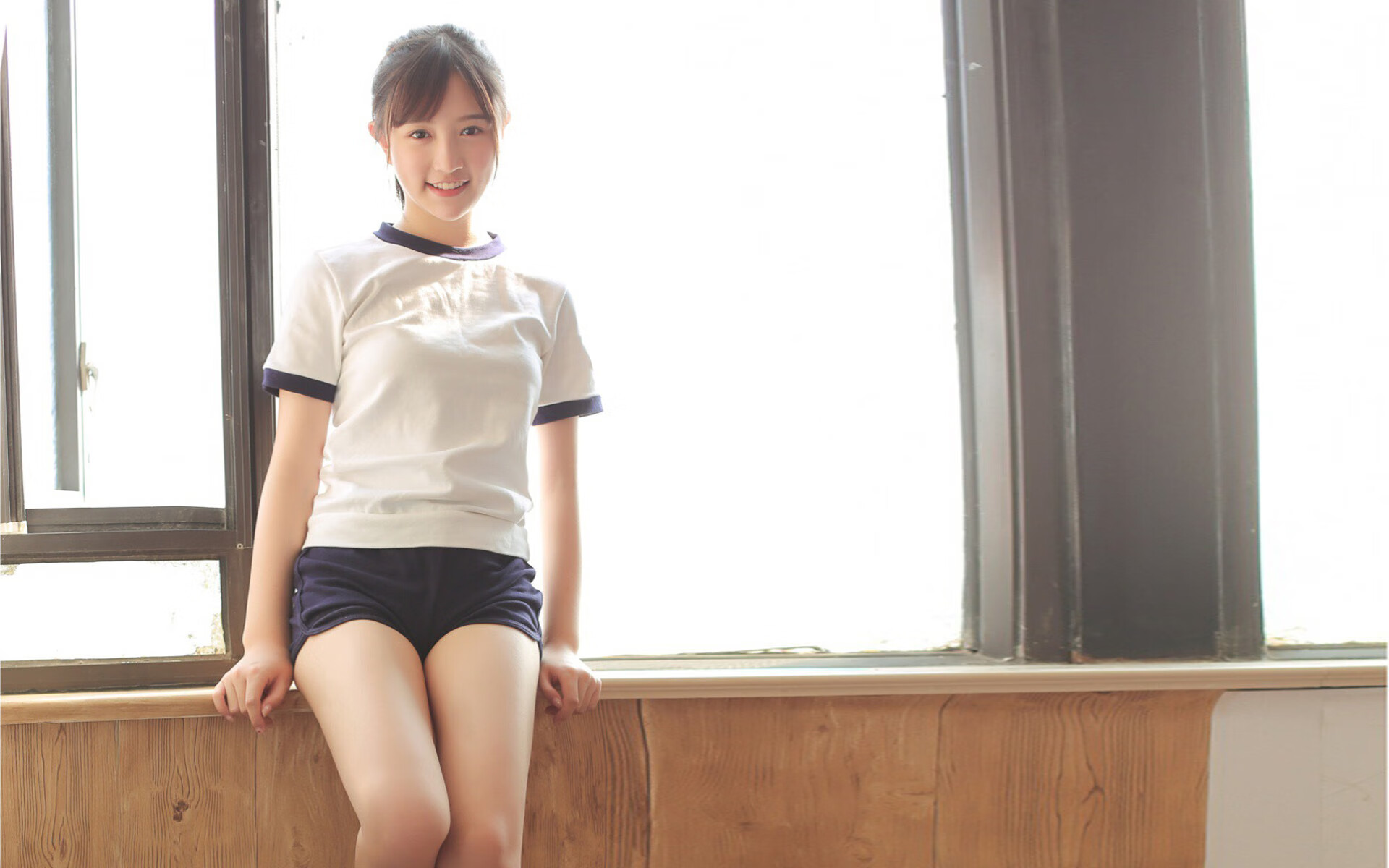 开云体育-足球裁判因判罚失误受到批评，被要求道歉，足球裁判被罚下场