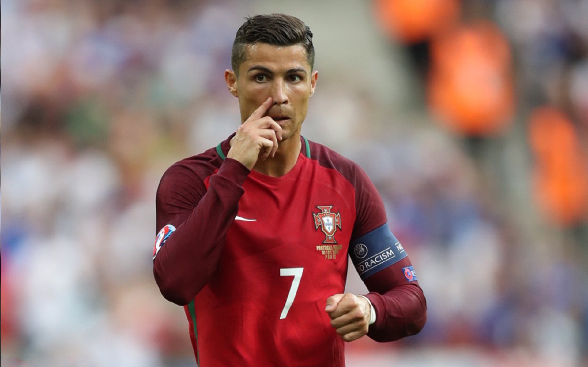 Kering-_云端天幕跑：虚拟现实中的极速飞行_，云端天空