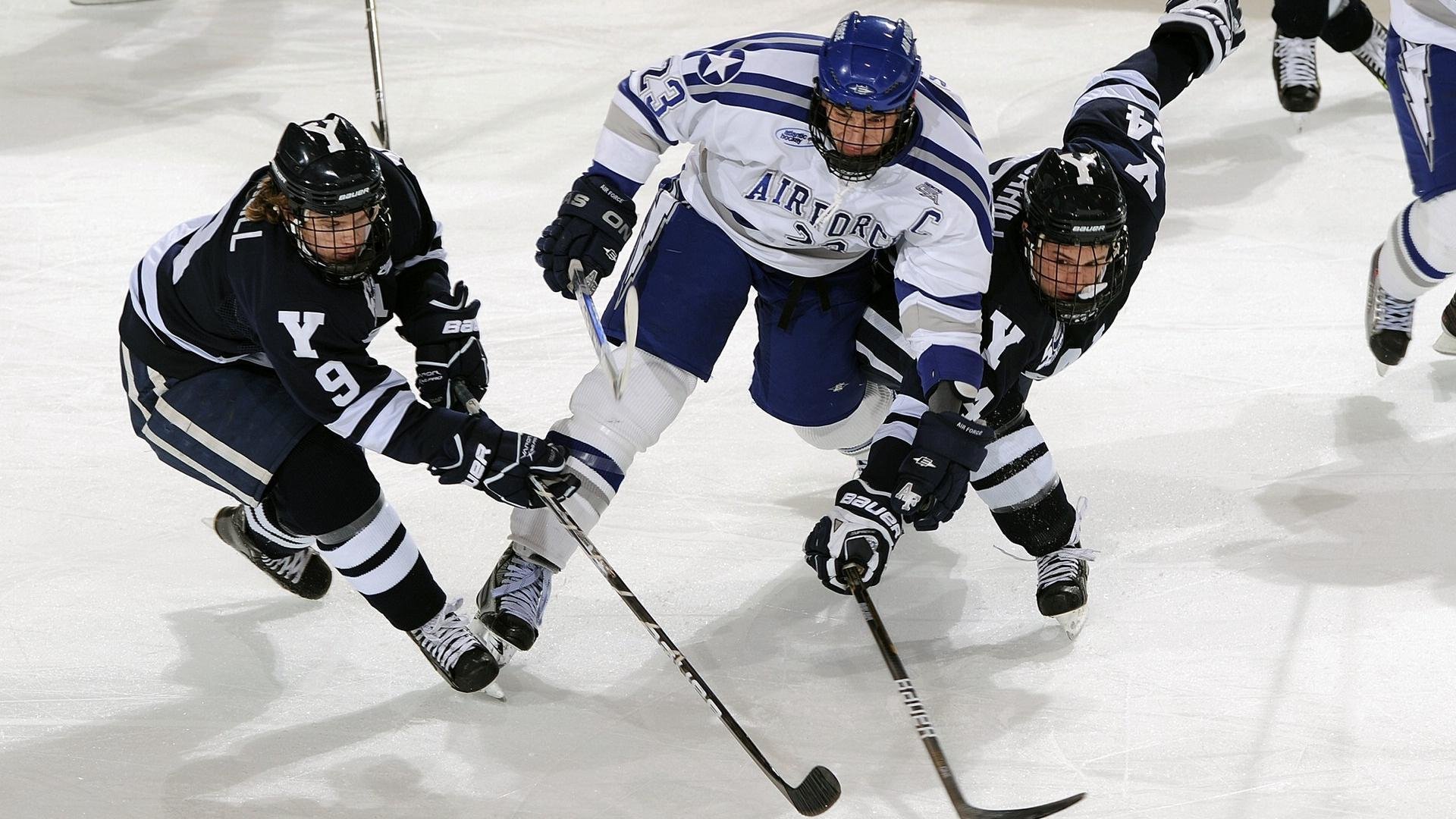 《电竞硬件的革新：电竞专用显示器、鼠标的最新技术探索》，电竞显示器推荐什么牌子好